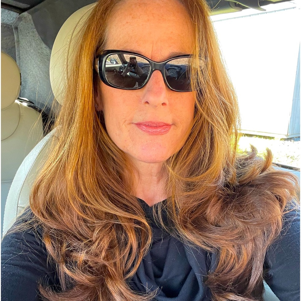 Meet your Posher, Leeann